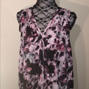 5/25 Vera Wang Floral Printed V-Neck Flowy Top